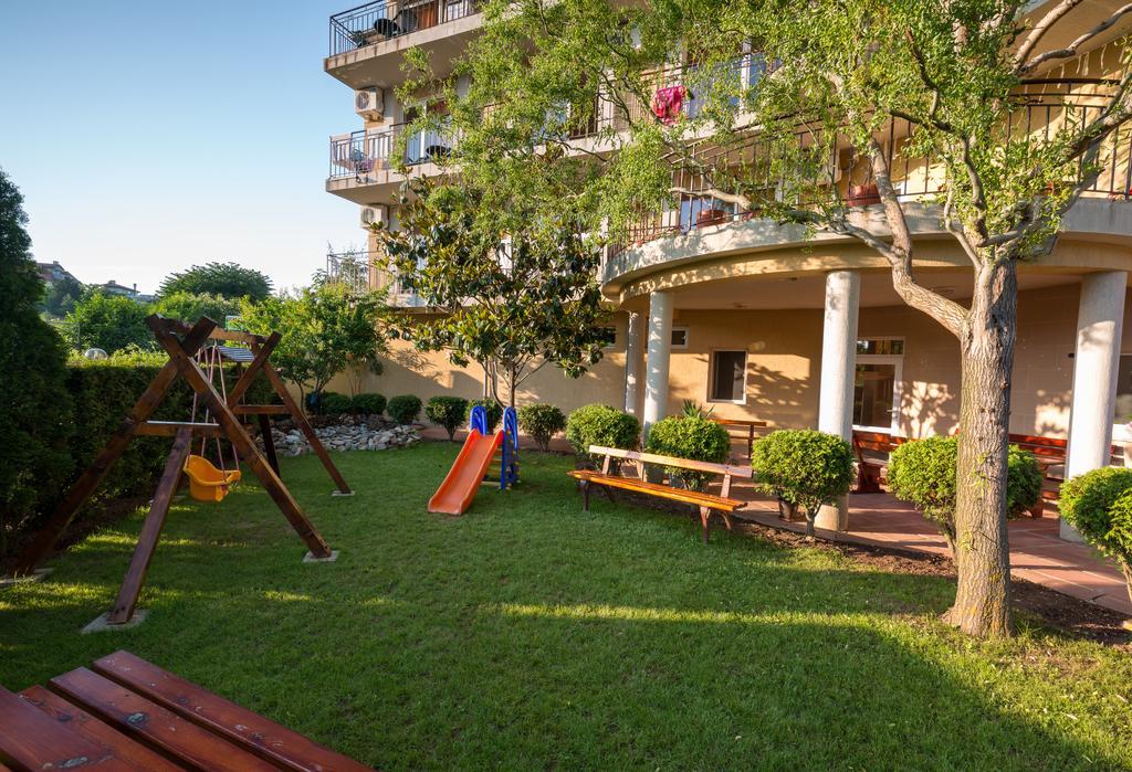 Family Hotel Dayana Beach シネモレツ エクステリア 写真
